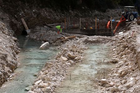 tagreuters.com2025binary_LYNXNPEL970CD-VIEWIMAGE