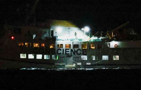 tagreuters.com2025binary_LYNXNPEL970SV-VIEWIMAGE