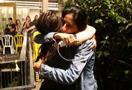 tagreuters.com2025binary_LYNXNPEL9801Y-VIEWIMAGE