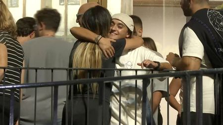 tagreuters.com2025binary_LYNXNPEL9801Z-VIEWIMAGE