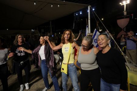 tagreuters.com2025binary_LYNXNPEL9802J-VIEWIMAGE