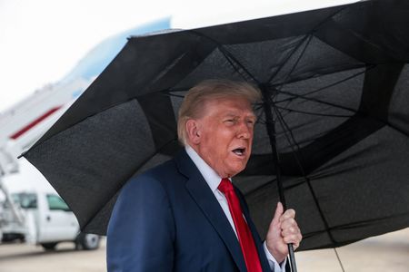 tagreuters.com2025binary_LYNXNPEL9C00P-VIEWIMAGE