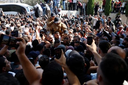 tagreuters.com2025binary_LYNXNPEL9C0FQ-VIEWIMAGE