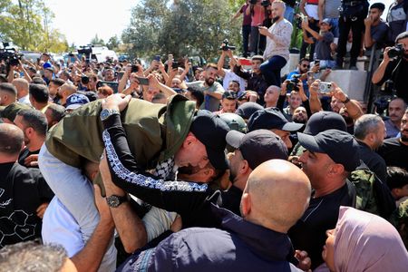 tagreuters.com2025binary_LYNXNPEL9C0IY-VIEWIMAGE