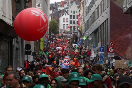 tagreuters.com2025binary_LYNXNPEL9D0GI-VIEWIMAGE