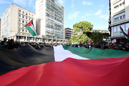 tagreuters.com2025binary_LYNXNPEL9D0UI-VIEWIMAGE