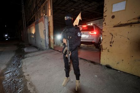 tagreuters.com2025binary_LYNXNPEL9D172-VIEWIMAGE