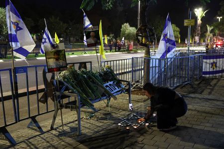 tagreuters.com2025binary_LYNXNPEL9D17O-VIEWIMAGE