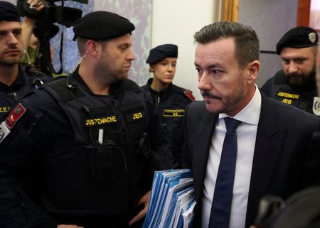 tagreuters.com2025binary_LYNXNPEL9E0J6-VIEWIMAGE