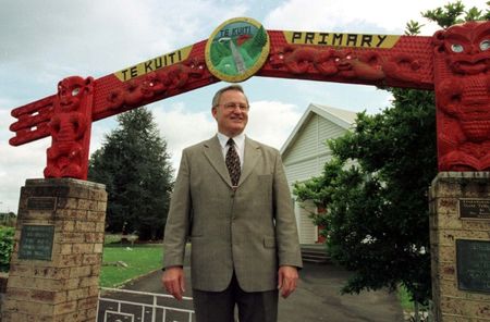 tagreuters.com2025binary_LYNXNPEL9E162-VIEWIMAGE