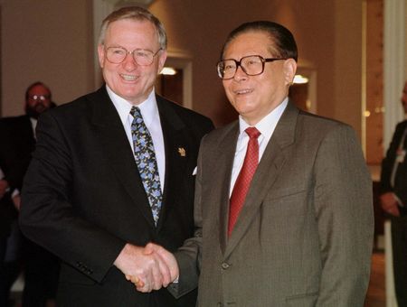 tagreuters.com2025binary_LYNXNPEL9E164-VIEWIMAGE