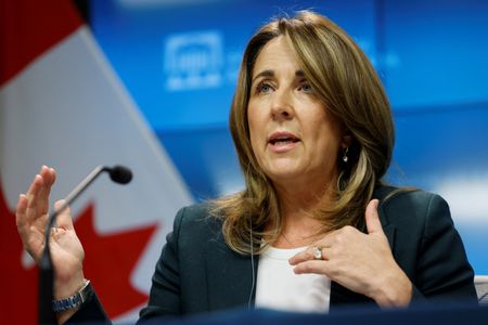 tagreuters.com2022binary_LYNXNPEI420PX-VIEWIMAGE