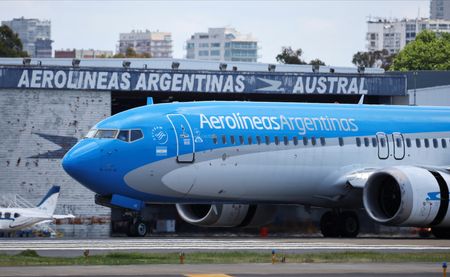 tagreuters.com2025binary_LYNXMPEL020BT-VIEWIMAGE