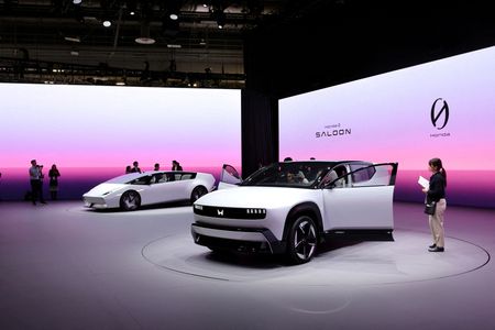 tagreuters.com2025binary_LYNXMPEL08059-VIEWIMAGE