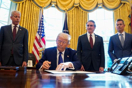 tagreuters.com2025binary_LYNXMPEL1D0W6-VIEWIMAGE