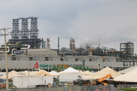 tagreuters.com2025binary_LYNXMPEL2H12R-VIEWIMAGE