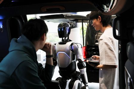 tagreuters.com2025binary_LYNXMPEL4C03M-VIEWIMAGE