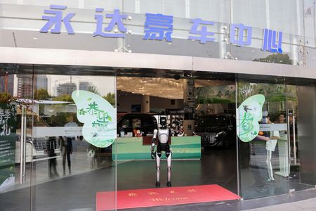 tagreuters.com2025binary_LYNXMPEL4C03O-VIEWIMAGE