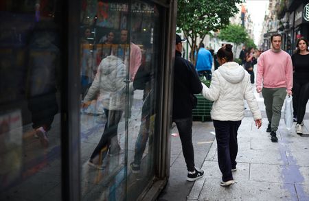 tagreuters.com2025binary_LYNXMPEL4F0DM-VIEWIMAGE