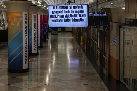 tagreuters.com2025binary_LYNXMPEL4F0ZF-VIEWIMAGE