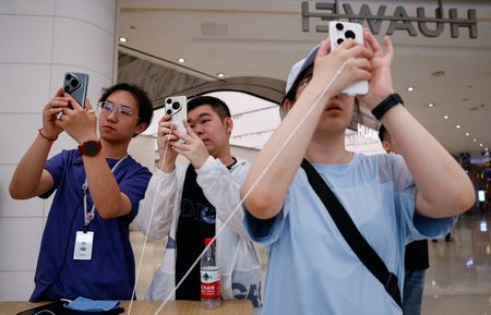 tagreuters.com2025binary_LYNXMPEL5A0JX-VIEWIMAGE