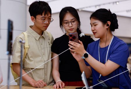 tagreuters.com2025binary_LYNXMPEL5A0K1-VIEWIMAGE