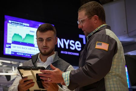 tagreuters.com2025binary_LYNXMPEL5O0F2-VIEWIMAGE