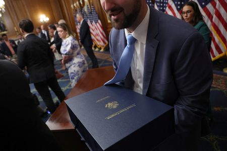 tagreuters.com2025binary_LYNXMPEL6214D-VIEWIMAGE