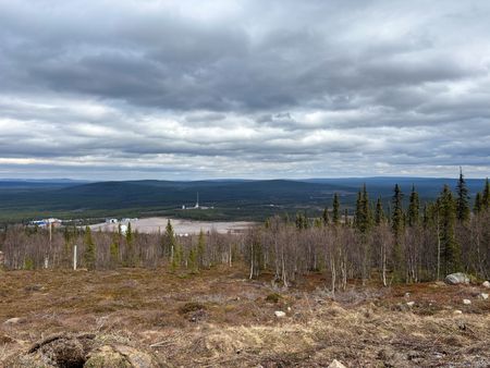 tagreuters.com2025binary_LYNXMPEL6905Z-VIEWIMAGE