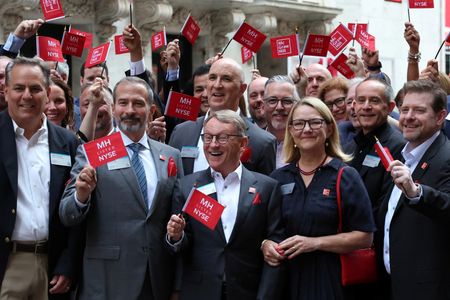 tagreuters.com2025binary_LYNXMPEL6N159-VIEWIMAGE