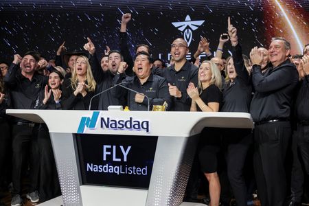 tagreuters.com2025binary_LYNXMPEL7613L-VIEWIMAGE