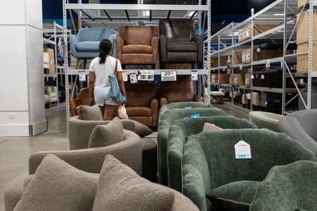 tagreuters.com2025binary_LYNXMPEL7B0IR-VIEWIMAGE