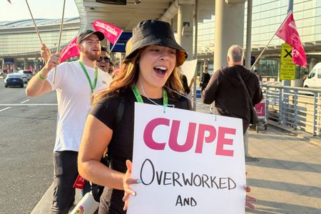 tagreuters.com2025binary_LYNXMPEL7F05N-VIEWIMAGE