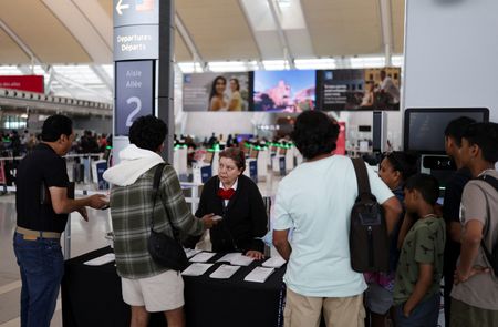 tagreuters.com2025binary_LYNXMPEL7I0RG-VIEWIMAGE