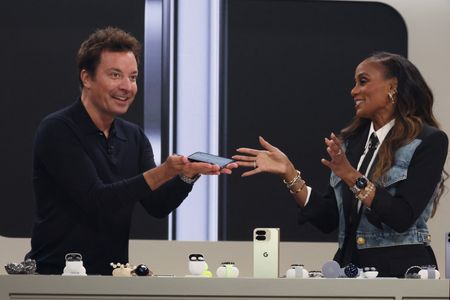 tagreuters.com2025binary_LYNXMPEL7J0UE-VIEWIMAGE