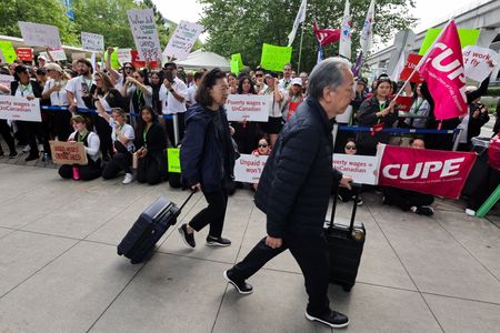 tagreuters.com2025binary_LYNXMPEL7L0TJ-VIEWIMAGE