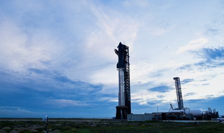 tagreuters.com2025binary_LYNXMPEL7N051-VIEWIMAGE