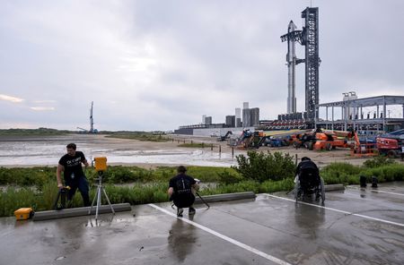 tagreuters.com2025binary_LYNXMPEL7N0BE-VIEWIMAGE