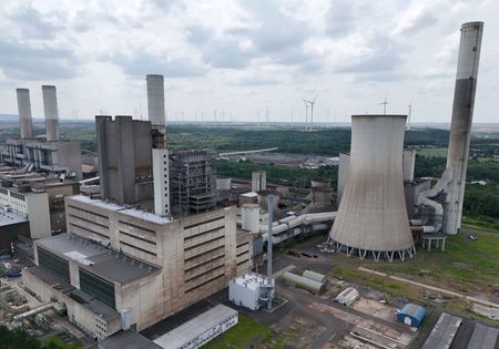 tagreuters.com2025binary_LYNXMPEL9Q0S3-VIEWIMAGE