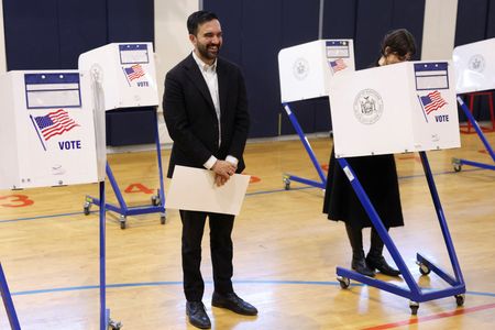 tagreuters.com2025binary_LYNXMPELA313Y-VIEWIMAGE