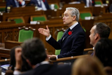 tagreuters.com2025binary_LYNXMPELA31CM-VIEWIMAGE