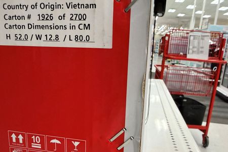 tagreuters.com2025binary_LYNXMPELA414S-VIEWIMAGE