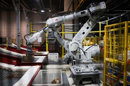 tagreuters.com2025binary_LYNXMPELAB05A-VIEWIMAGE