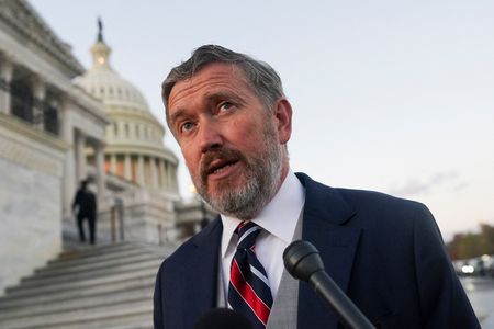 tagreuters.com2025binary_LYNXMPELAB1BN-VIEWIMAGE