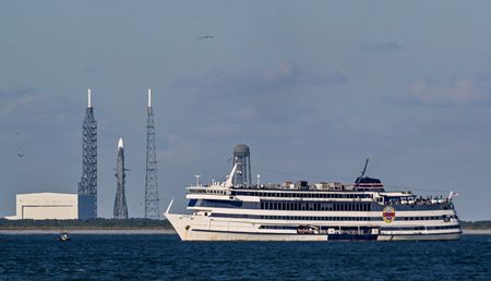 tagreuters.com2025binary_LYNXMPELAC18L-VIEWIMAGE