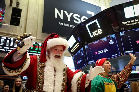 tagreuters.com2025binary_LYNXMPELAP0YV-VIEWIMAGE