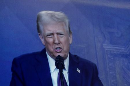 tagreuters.com2025binary_LYNXNPEL0U052-VIEWIMAGE