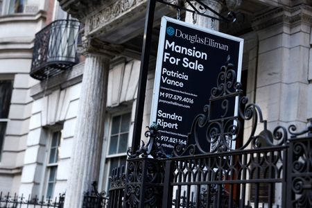 tagreuters.com2025binary_LYNXNPEL1P0W0-VIEWIMAGE