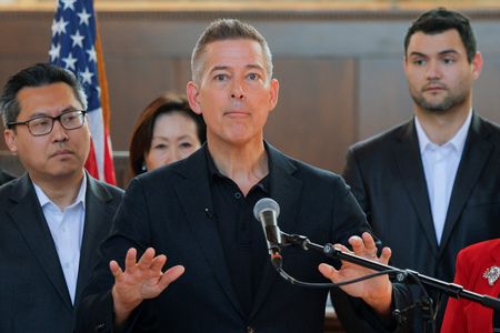 tagreuters.com2025binary_LYNXNPEL1Q0XI-VIEWIMAGE