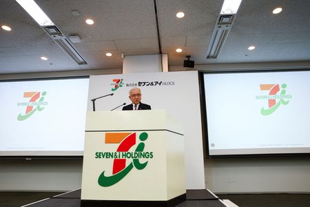 tagreuters.com2025binary_LYNXNPEL250AF-VIEWIMAGE